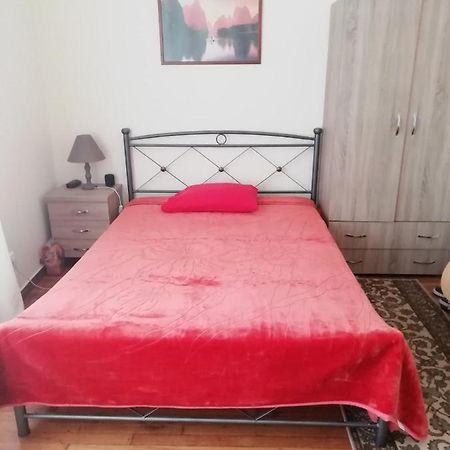 Acharnon Апартаменты Athena Bagian luar foto